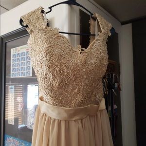 Prom or Wedding semi formal gown size large NWT
